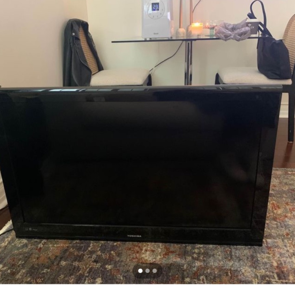 TV! - Picture 4 of 4